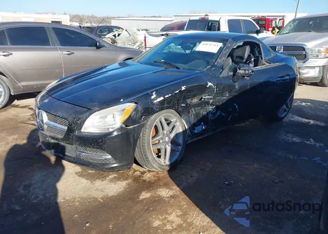 2015 Mercedes-Benz Slk 250 z USA, uszkodzony, nr VIN WDDPK4HA0FF103007